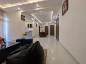 Modern 3BHK Haven in Prime Gurgaon Area - Image 2
