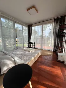 Boutique glass house w/ gym, waterfall 10 min walk - Image 4