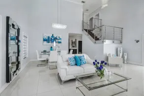 Luxury Lakefront Getaway - Image 3