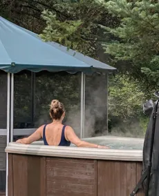 Private waterfront spa with canoe - Parc Omega - Image 2
