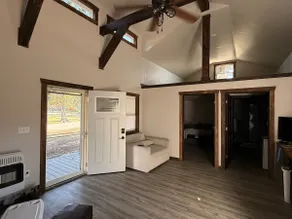 Little Cabin on Park - Image 2