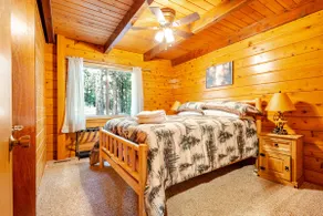 Luxury Cabin w/Hot Tub, WiFi + Views (Sleeps 10) - Image 5
