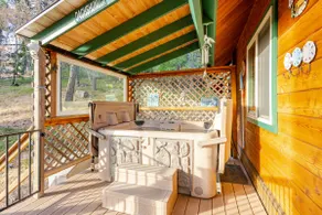 Luxury Cabin w/Hot Tub, WiFi + Views (Sleeps 10) - Image 4