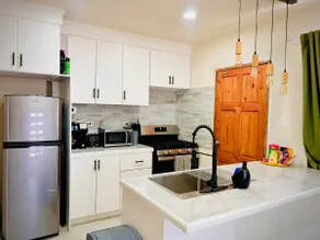 Luxury Beds, Great Layout | Central 2BR Apartment - Image 4
