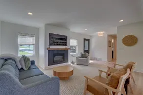 Lakefront Home - Updated and Spotless - Sleeps 10 - Image 4