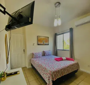 2-bedroom apartment and large living room, all air-conditioned - Image 2
