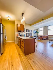 River Views and FREE Parking! - Image 2