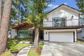 Golf Course Luxury Modern House in the Woodlands - Image 3