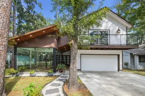 Golf Course Luxury Modern House in the Woodlands - Image 4