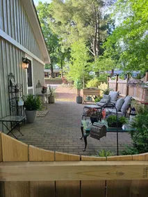 Cozy Quarters in King -price includes all fees- - Image 5