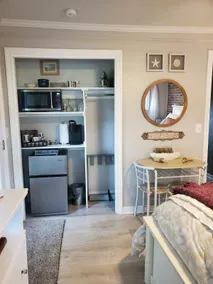 Cozy Quarters in King -price includes all fees- - Image 4
