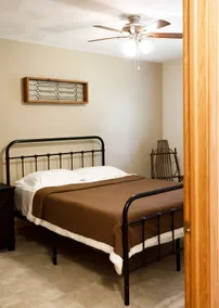 Spacious, Warm & Clean Lewistown Getaway - Image 4