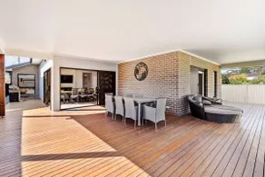 Catch & Relax - Pet Friendly - 4 Mins Walk to Beach - Image 3