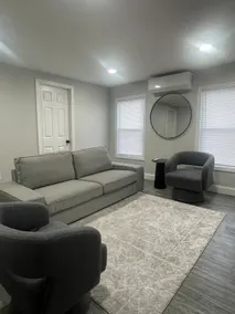 Cozy Modern Retreat Near Train & Providence - Image 4