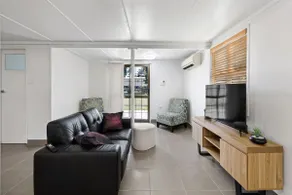 Charming Coastal Home in South Mackay - Image 3