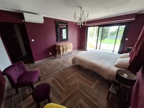 Accommodation for 4 people, 2 bedrooms - Image 5