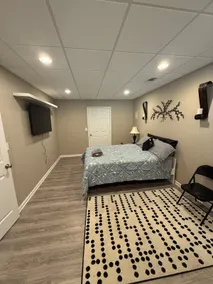 Private Basement apartment recently renovated - Image 4