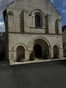 Charming house in the heart of a medieval village - Image 4