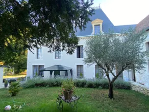 Cozy Studio – Castle, Indoor Pool & Spa - Image 4