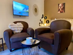 Cozy Studio – Castle, Indoor Pool & Spa - Image 5
