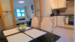 Modern luxury 3-bedroom guesthouse in Wigan - Image 2