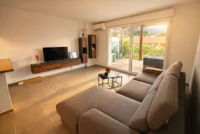 Cozy apartment with terrace and beautiful view - Image 2