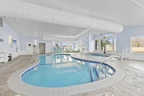 Nisswa Hotel & Suites – Cullen Lake Jacuzzi King - Image 2