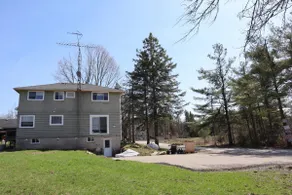 Woodview Lakeside Cottage - 9 Bed, 3 Bath - Image 3