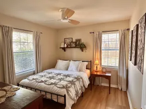 Cozy Cottage | 3 BR/2 BA -15 min Downtown Dallas - Image 4