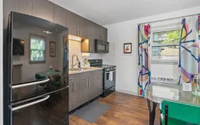 Bright & Breezy Condo w/ Pool - Image 5