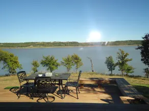 Golden Shores Private Lakeside Hideaway - Image 4