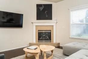 #StayinMyDistrict Sunflower Lane Townhouse - Image 3