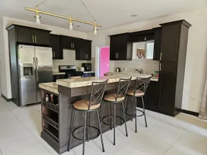 Spacious & Modern 2-Bed 2-bath Retreat. - Image 2