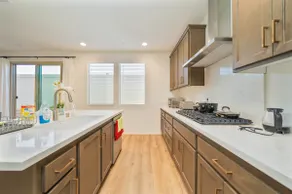 Brandnew 5b3b single family home - Image 4