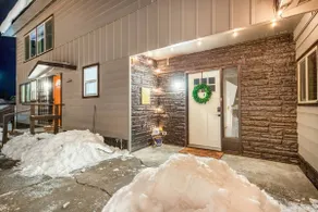 Huge, cozy and very “Alaskan” ~ Centrally located - Image 5