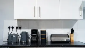 Langcliffe near warwick hospital, free parking, fast wifi, sleeps 5 - Image 3