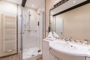 Classic double room with comfort balcony - Image 2