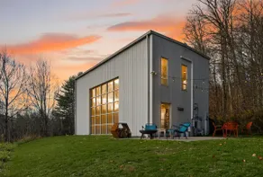 The Looking Glass, a modernistic escape - Image 3