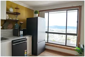 EmStay • The Lookout | Hobart View Home - Image 5