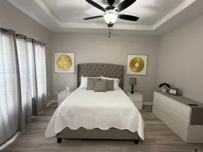 Modern 2BR/2.5BA | Fast WiFi | Centrally located - Image 3