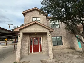 Modern 2BR/2.5BA | Fast WiFi | Centrally located - Image 2