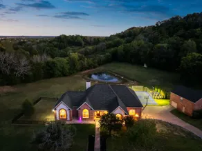 A Resort-Style Luxury Getaway With Pickleball Ct - Image 5