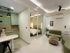 Luxe 1 BHK•Golf Course•Boho Balcony•Forest View - Image 2