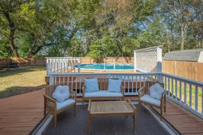 Logan Lodge: *Pool House* 4 Bedrooms 3 Bathrooms - Image 3