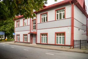 Central Rakvere Apt in a Restored Wooden House - Image 4