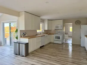 Amazing Lakeview 5bdr House in Fall River - Image 5