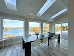 Amazing Lakeview 5bdr House in Fall River - Image 4