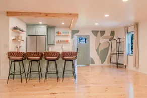Roseview Loft on Woodward - Image 4