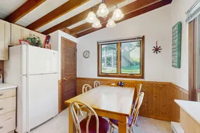 2BR condo, gas fireplace, balcony, wifi - Image 4