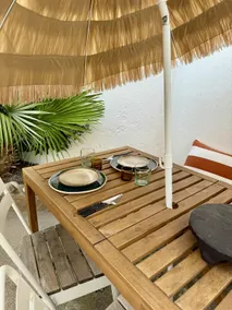 1-bedroom apartment with private patio – Arago Market & beach within walking distance - Image 2
